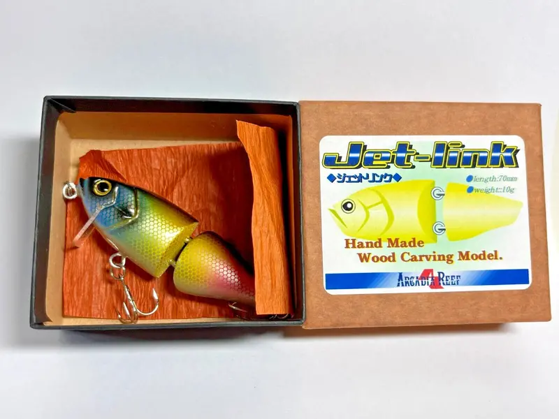 Arcadia Reef Jet Link Hand-Carved Wooden Lure – Rainbow Shad Model #Jl 1