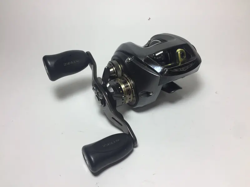 Daiwa Steez 103H Baitcasting Reel – High-Performance Low-Profile Design 1