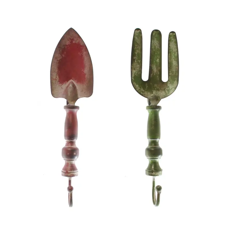Garden Tool–Inspired Wall Hooks For Organized Spaces 1