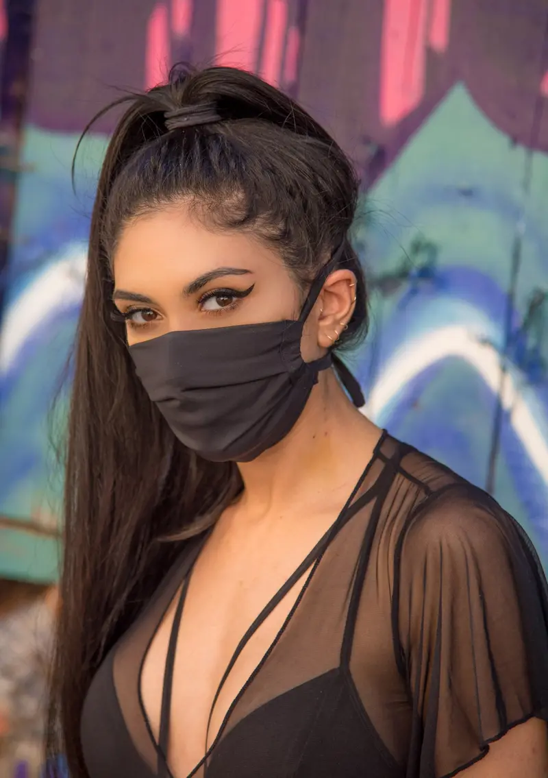 Heavy-Duty Stretch Pleated Performance Mask – Durable & Expressive 1