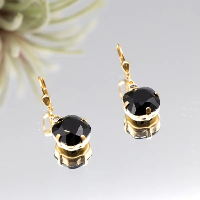 La Vie Parisienne Jet-Black Gold Dangle Earrings 1