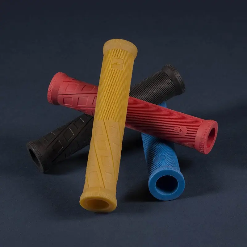 Merritt Charlie Crumlish Cross-Check Bmx Grips – Textured Lock-On 1
