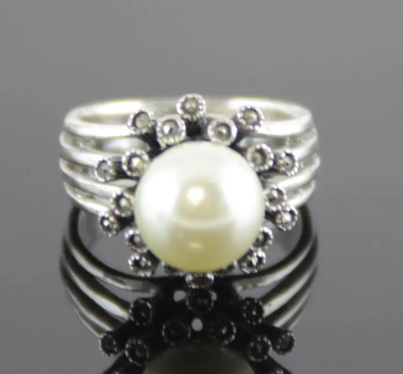 Pearl And Marquise-Style Marcasite Ring In Sterling Silver – Size 7 1