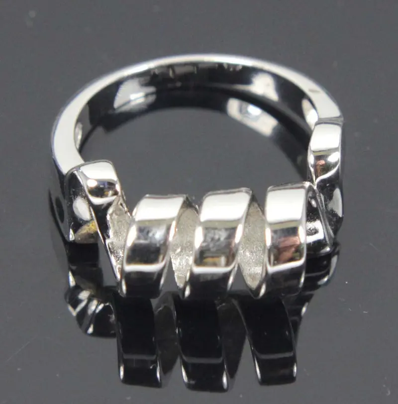 Ribbon-Style Sterling Silver Ring – Size 8.5 1