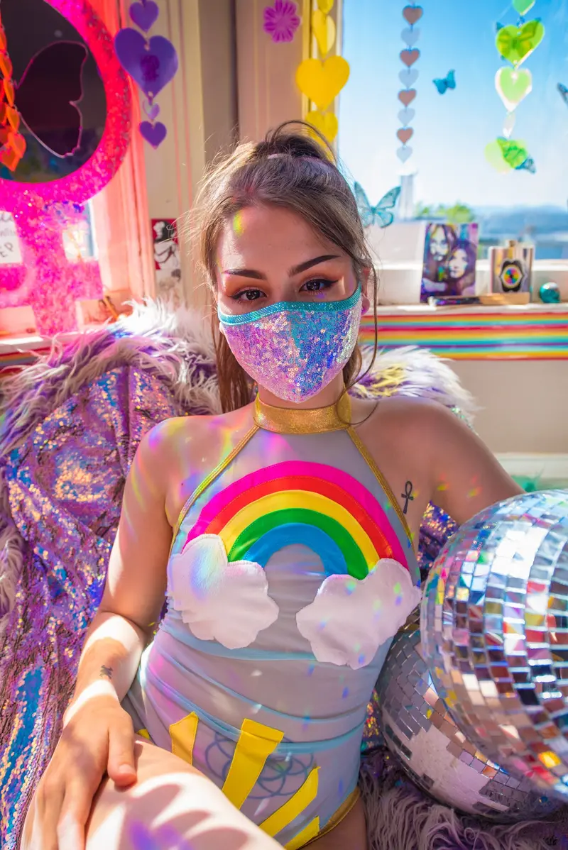 Sequin-Adorned Tailored Face Mask – Ff556 1