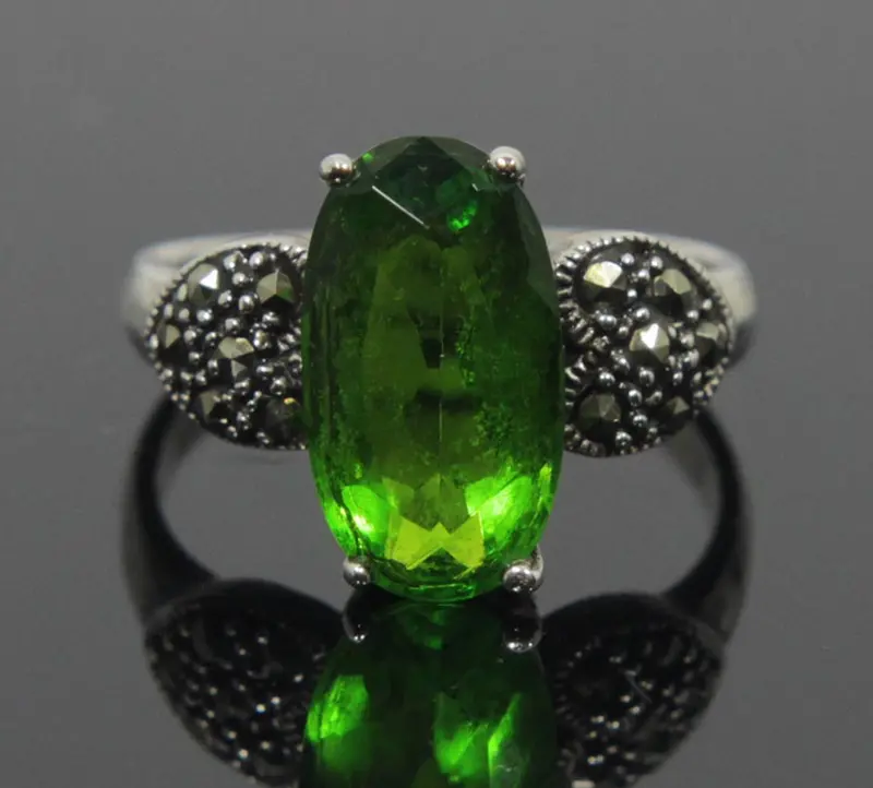 Sterling Silver Oval Emerald Cubic Zirconia Ring – Size 8 1