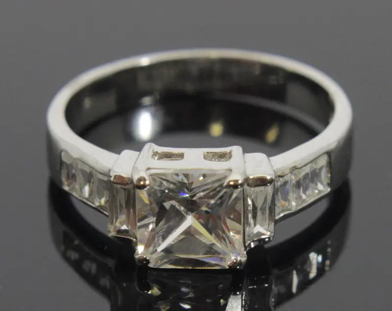 Sterling Silver Square-Cut Diamond Cubic Zirconia Ring – Size 8 1