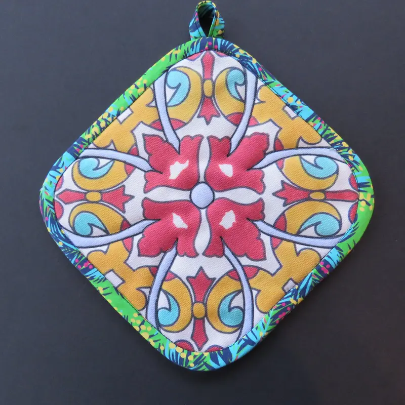 Vintage-Inspired Talavera Print Heat-Resistant Potholder 1